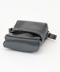Y'SACCS ベルトスクエアミニマムショルダーバッグ
