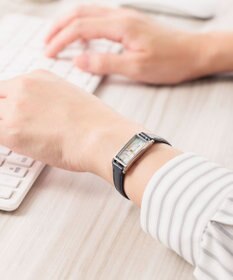 CITIZEN 【替えバンド付き2way 限定モデル】電池交換不要のスリムなスクエアモデル EG7040-74D