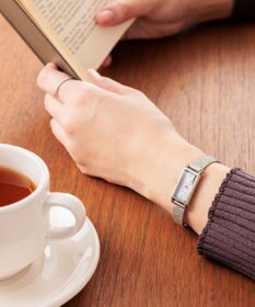 CITIZEN 【替えバンド付き2way 限定モデル】電池交換不要のスリムなスクエアモデル EG7040-74D