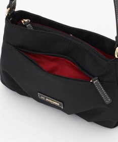 LA BAGAGERIE ポリエステルキャンバス　タックポシェット