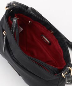 LA BAGAGERIE ポリエステルキャンバス　タックポシェット