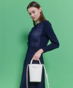 TOCCA 【八木アリサさん着用】PETAL SILHOUETTE LEATHER POCHETTE ポシェット