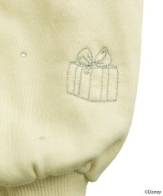 earth music&ecology 【予約】Disney/キラキラモチーフ刺繍オフショルスウェット