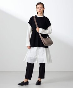 Y'SACCS ハーフムーンボディショルダーバッグ