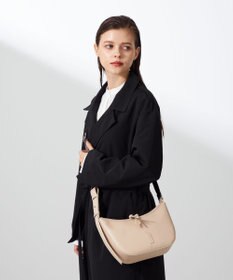 Y'SACCS ハーフムーンボディショルダーバッグ