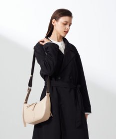 Y'SACCS ハーフムーンボディショルダーバッグ