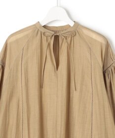 23区 【先行予約】リネンミックスシアースラブ ギャザーブラウス