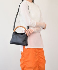 INTER-CHAUSSURES 【LORISTELLA】バンブーハンドルソフトレザーハンドバッグ