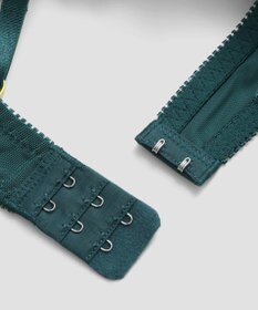 San-ai Resort（三愛水着楽園） 【WEB限定】【プチプラブラセット】純欲レーシーBIGクロスブラジャー＆ショーツセット 【northerly】