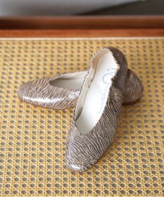 nouvelleRobe Oū 【本革・高反発】Square-plain スクエアトゥ Vカットゼブラ柄パンプス