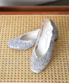 nouvelleRobe Oū 【本革・高反発】Square-plain スクエアトゥ Vカットゼブラ柄パンプス