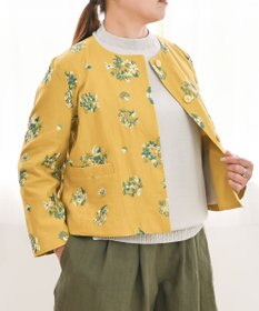 muuc 〈コットン×リネン〉〈高品質なドライタッチ生地〉〈遠州織物の工場で織られた上質なコットン生地〉野小花刺繍 ノーカラージャケット