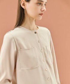 BEIGE， 【WEB限定・洗える】CLARION / ゴールド釦クルーネックブラウス