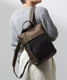 Y'SACCS リサイクルナイロン×カウレザー ラップリュック　Sサイズ