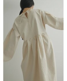 Green Parks armonia. エンボスタックコクーンワンピース