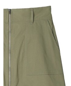 Green Parks フロントＺＩＰセミフレアスカート