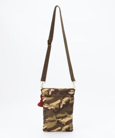 LA BAGAGERIE 【LA BAGAGERIE×HELLO KITTY】リボンチャーム付き　スクエアポシェット