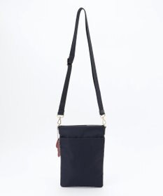 LA BAGAGERIE 【LA BAGAGERIE×HELLO KITTY】リボンチャーム付き　スクエアポシェット