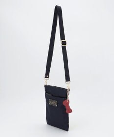 LA BAGAGERIE 【LA BAGAGERIE×HELLO KITTY】リボンチャーム付き　スクエアポシェット