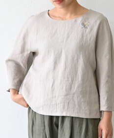 muuc 〈高品質ベルギーリネン〉〈オンオフ着られる〉花刺繍モチーフ付きリネンプルオーバー