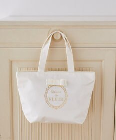 Maison de FLEUR フレームロゴサテンバッグ
