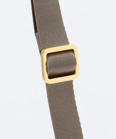 LA BAGAGERIE 【LA BAGAGERIE×HELLO KITTY】リボンチャーム付き　スクエアポシェット