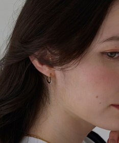 Phoebe 【金属アレルギー対応】ワンタッチライナーハートビジューフープピアス　ゴールド