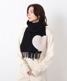 MOONBAT 【WEB限定】フルラ (FURLA)エコファー付きマフラー 無地×ハート　ウールマフラー ロゴプレート付き