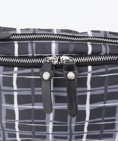 Y'SACCS ドローイングチェック ショルダーバッグ