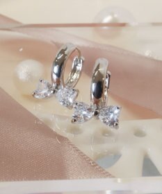 Tiaclasse 【金属アレルギー対応・選べる2タイプ】クリスタルリボンピアス