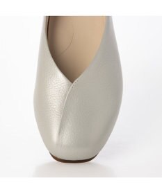 ing <ing>Vカットフラットパンプス