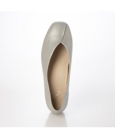 ing <ing>Vカットフラットパンプス