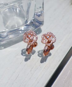 Tiaclasse 【金属アレルギー対応】カメリアモチーフピアス・イヤリング
