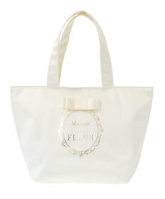 Maison de FLEUR フレームロゴサテンバッグ