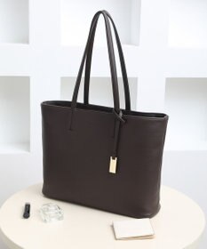 style code 【MERCURYDUO/マーキュリーデュオ】レニス　チャーム付きシンプルラージトートバッグ