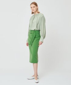 BEIGE， IRIS / ラウンドネックブラウス