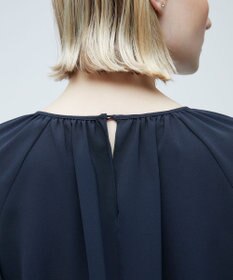 BEIGE， IRIS / ラウンドネックブラウス