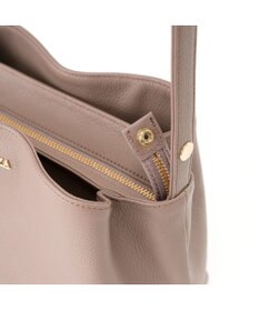 IBIZA イニシオ　牛革　ショルダーバッグ