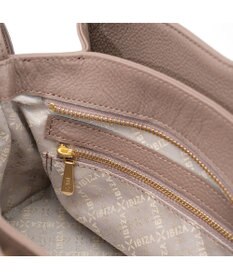 IBIZA イニシオ　牛革　ショルダーバッグ