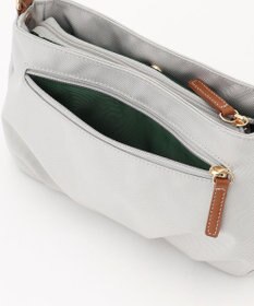 LA BAGAGERIE ポリエステルキャンバス　タックポシェット