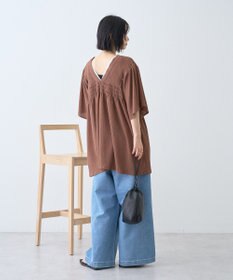 AMERICAN HOLIC 【先行予約】【WEB限定】主役級ラク映え：前後2WAY Vネックシャーリングチュニックブラウス