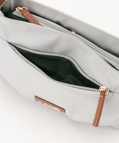 LA BAGAGERIE ポリエステルキャンバス　タックポシェット