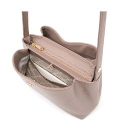 IBIZA イニシオ　牛革　ショルダーバッグ