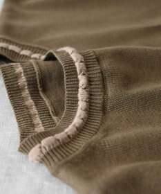 muuc 〈細番手の高級綿糸コットンコーマ糸〉〈洗練された繊維の滑らかな肌触り〉〈お家で洗えるニット〉模様編み ポピーの花リンクス編み ノースリーブブルオーバー