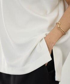 UNFILO BEAUTY FORM JERSEY Light キーネックトップス