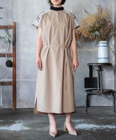 muuc 〈ドライタッチ高品質コットン生地〉ウエスト紐付き ヒルガオ刺繍の半袖ワンピース