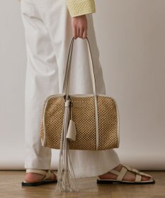 GRACE CONTINENTAL ORSETTOスクエアーバッグ