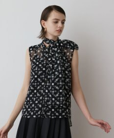 GRACE CONTINENTAL ドットオパールボウタイノースリーブ