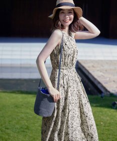 Tiaclasse 【袖が選べる・洗える】配色モノクロ花柄ワンピース