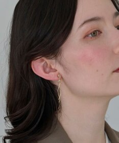 Phoebe 【痛くないシリーズ/金属アレルギー対応】スウィングクリスタルループフィットイヤリング　ゴールド